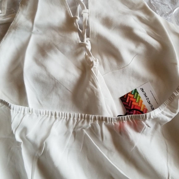 🐘⭐Beautiful Halter Top⭐ - Picture 4 of 5